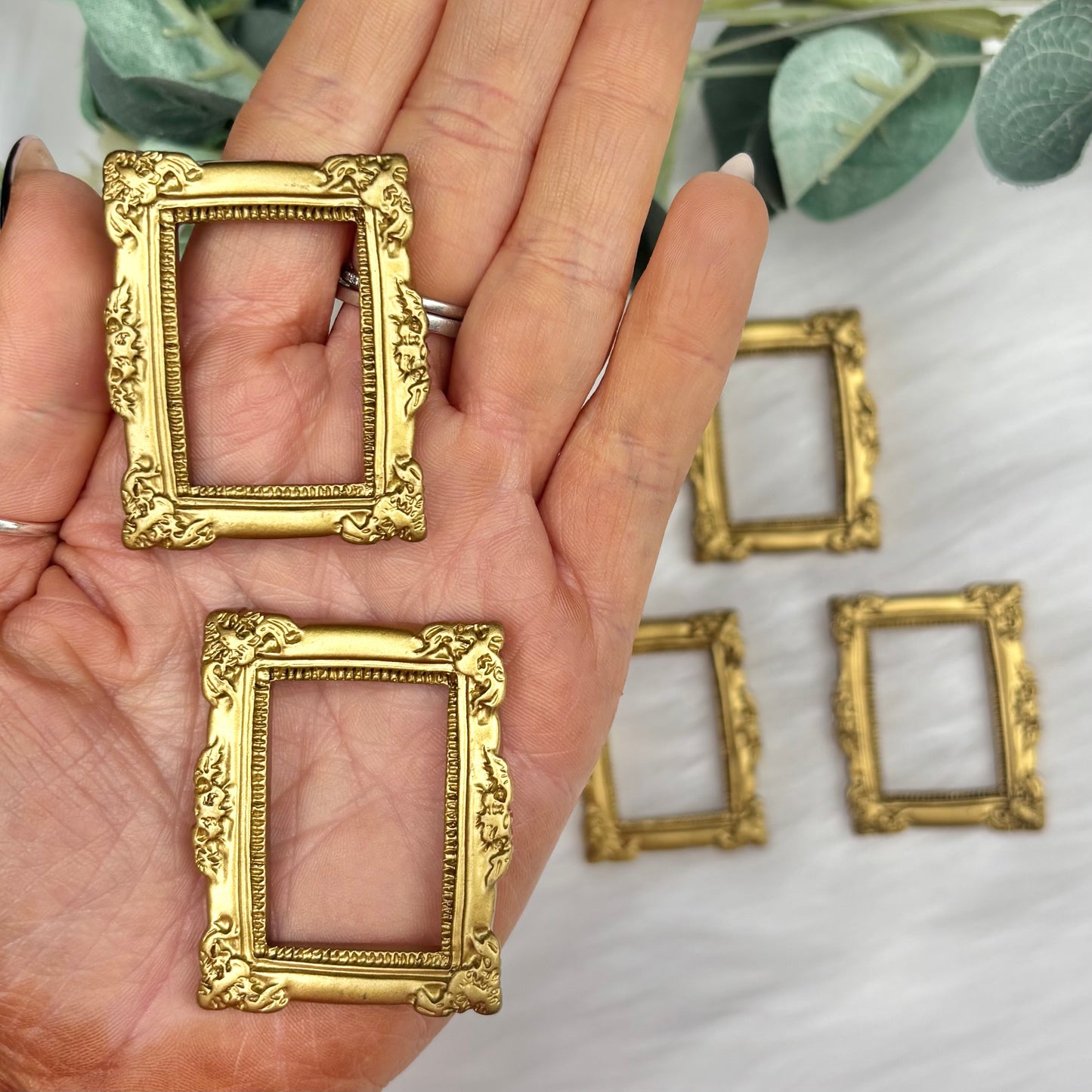 Gold Picture Frames - 5 Pack of Cabochons