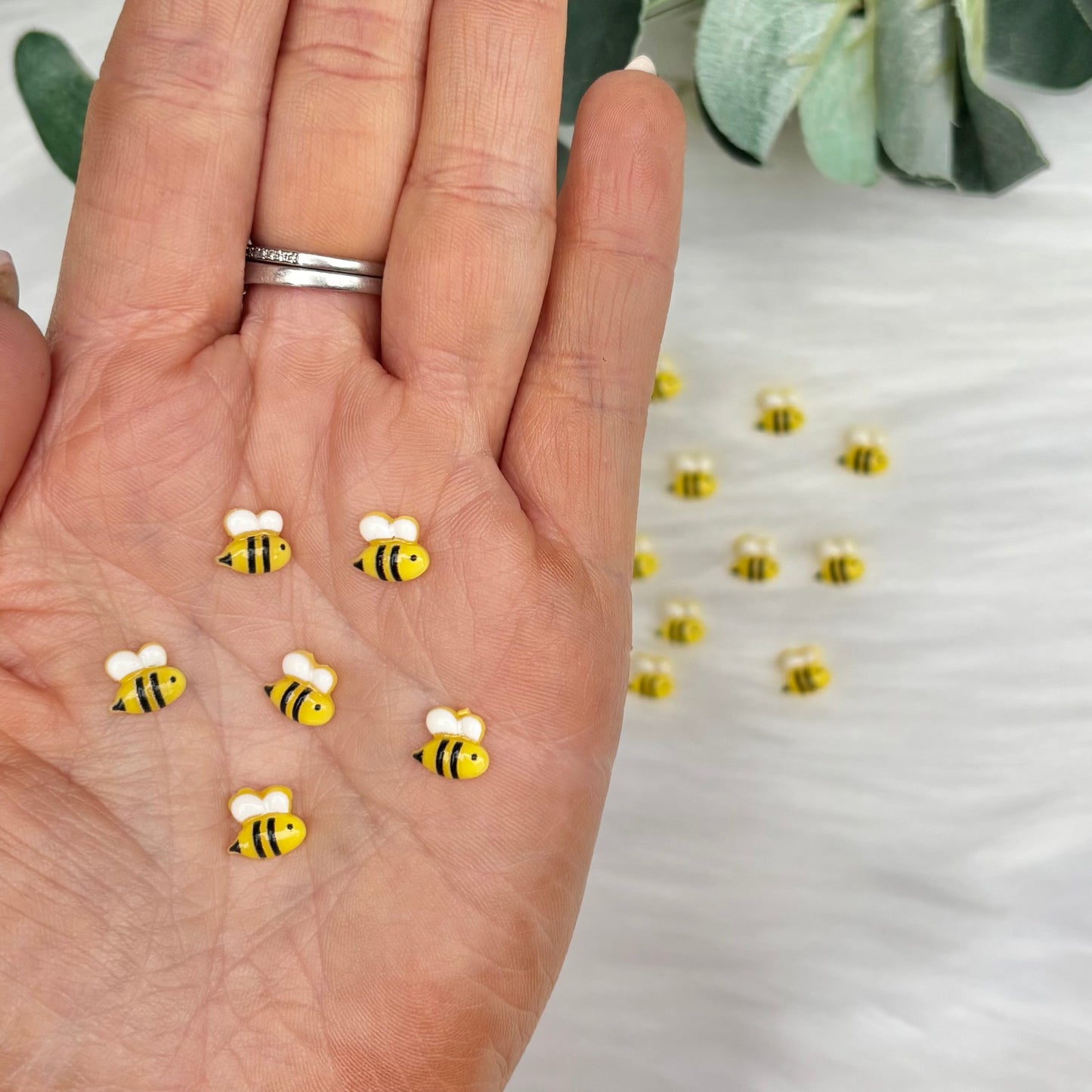 Mini Bumble Bee Cuties - Pack of 20 Cabochons