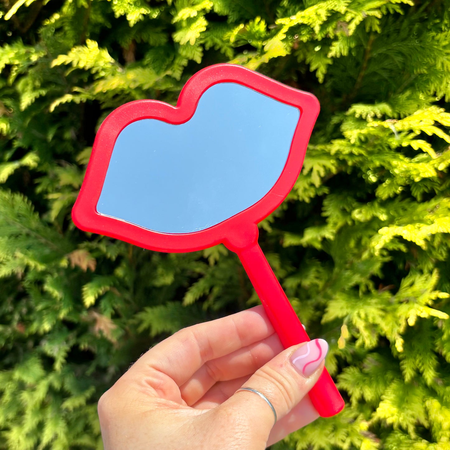 Hand Held Lip Shape Mirror
