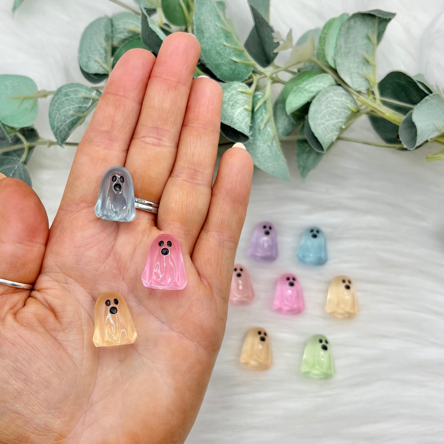 Glow In The Dark Ghosties - 10 Pack of Cabochons