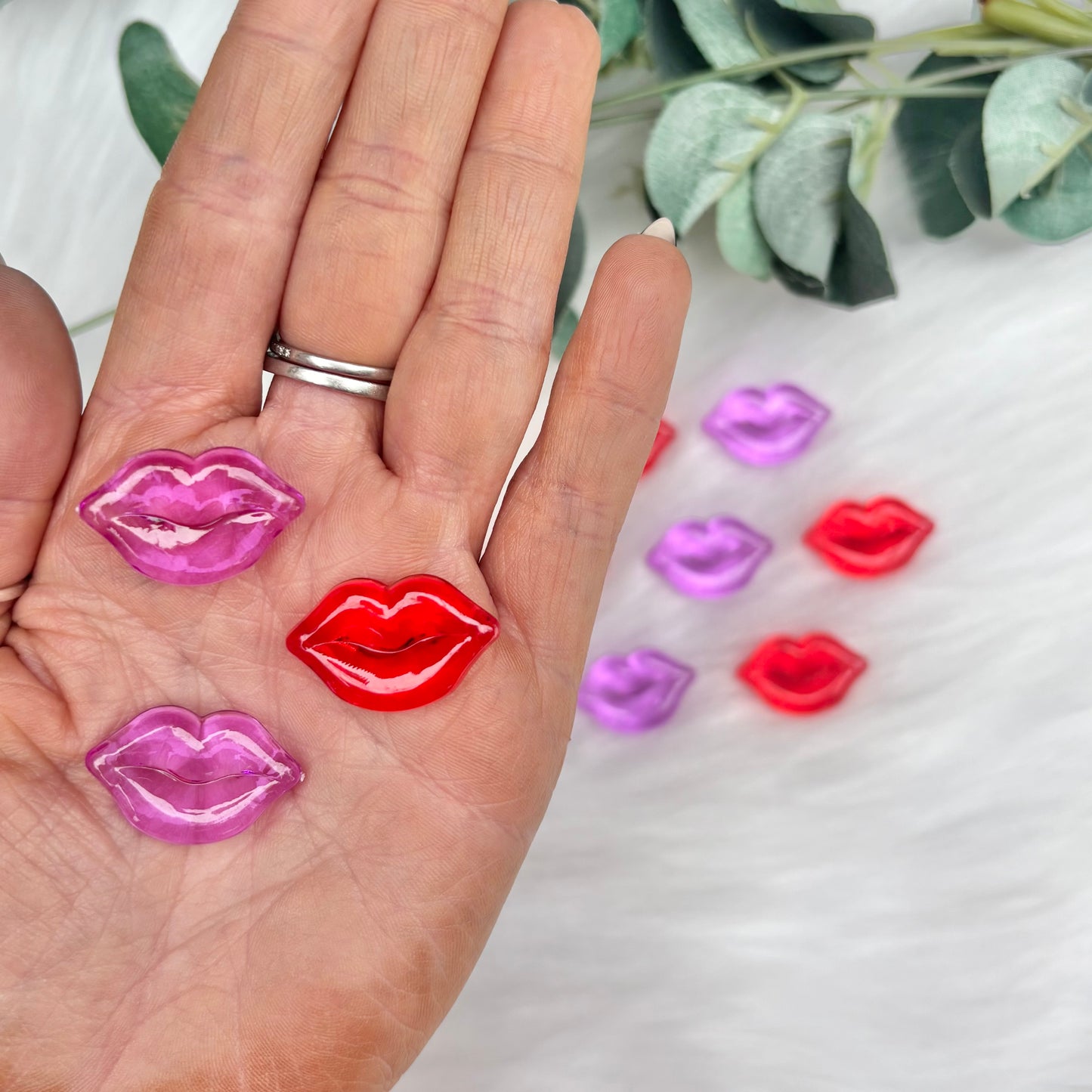 Lips and Kisses - 10 Pack of Cabochons