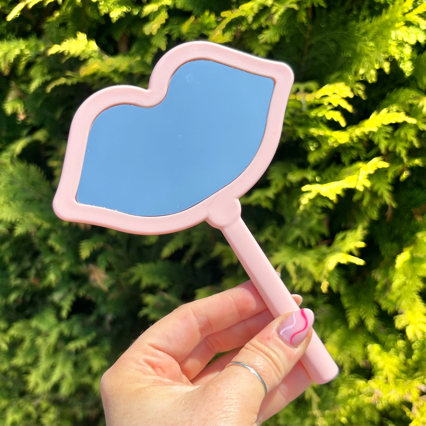 Hand Held Lip Shape Mirror