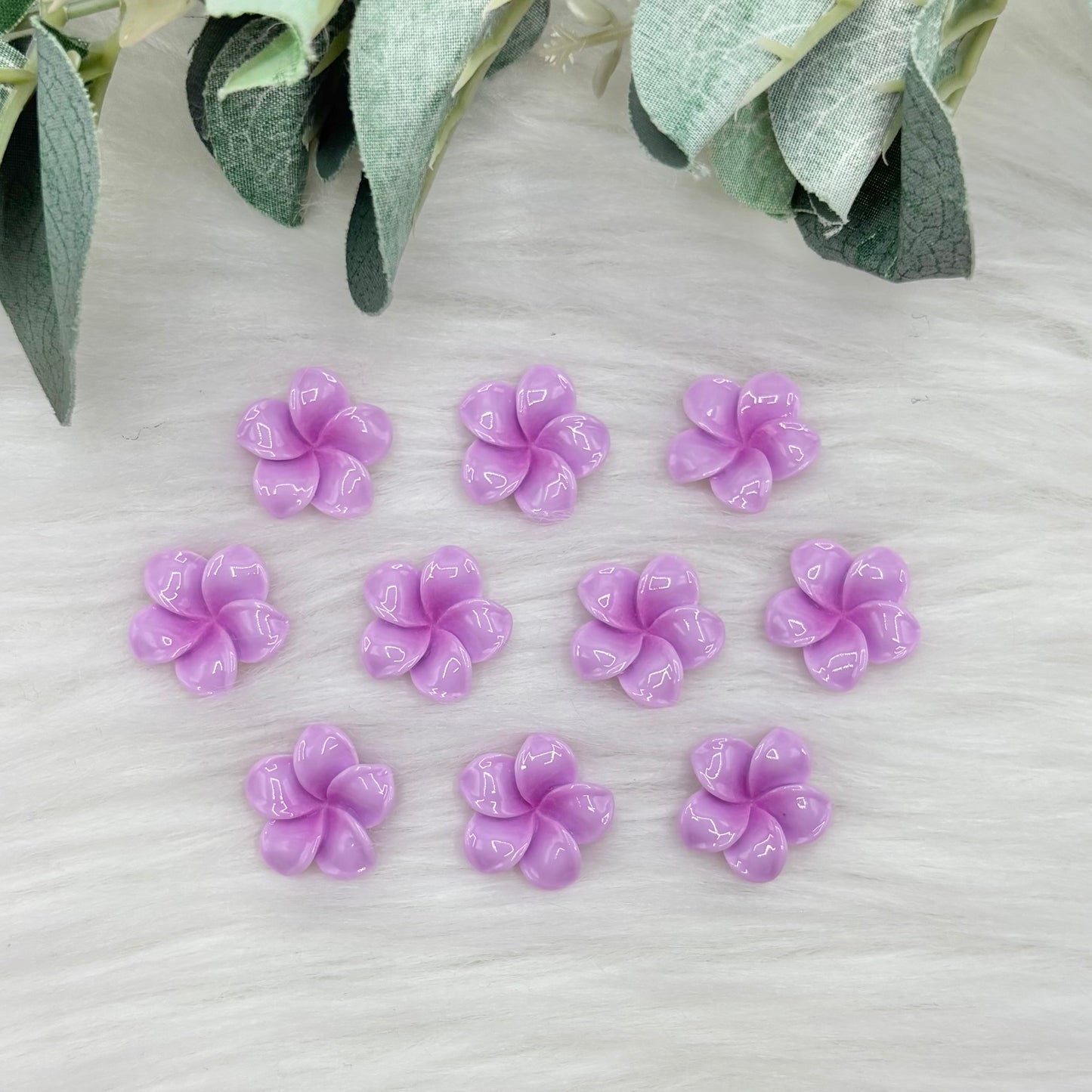 Lilac Lotus Flower - 10 Pack of Cabochons