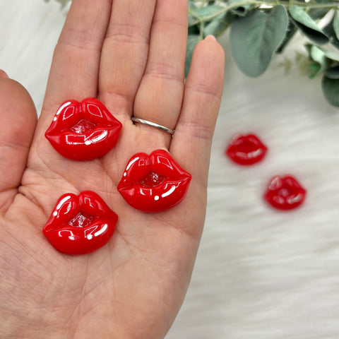 Kissing Lips - Pack of 5 Cabochons