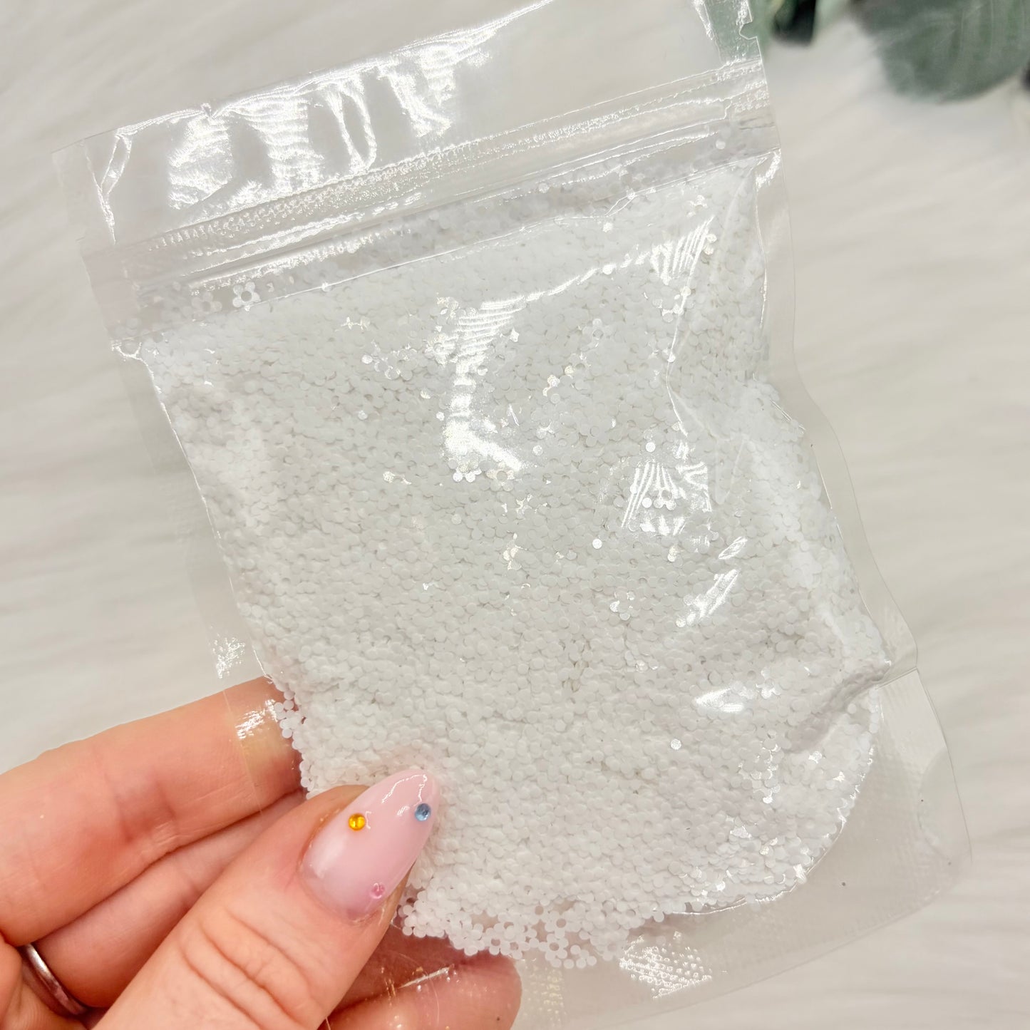Daisies Glitter Shapes - Solid White - 25g