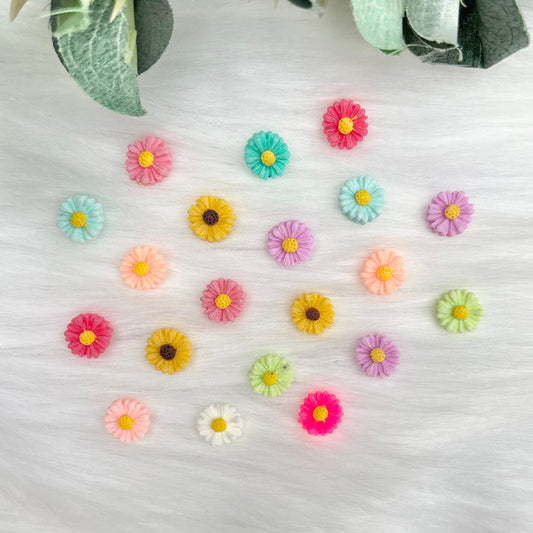 Mini Daises - Pack of 20 Cabochons