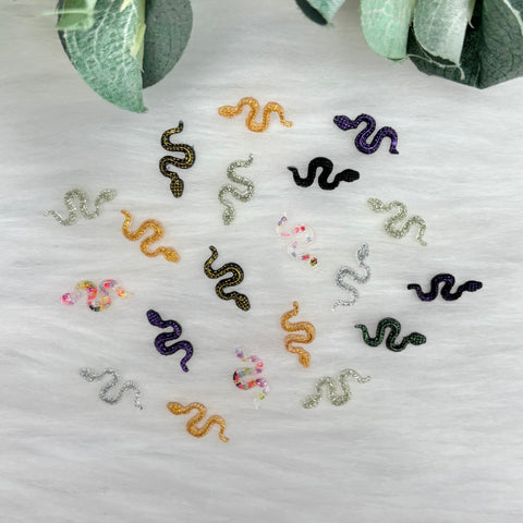 Mini Snakes - Pack of 20 Cabochons