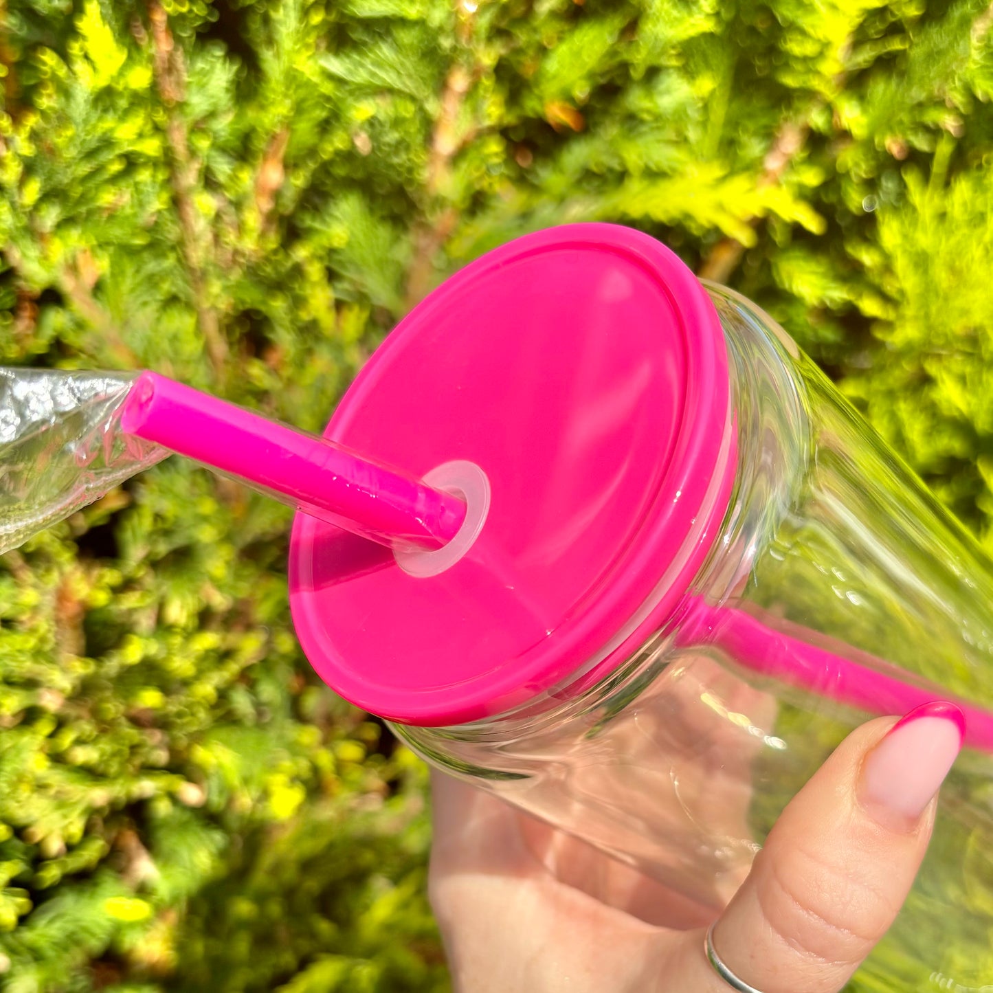 15oz Double Walled Glass Snowglobe with Hot Pink Acrylic Lid