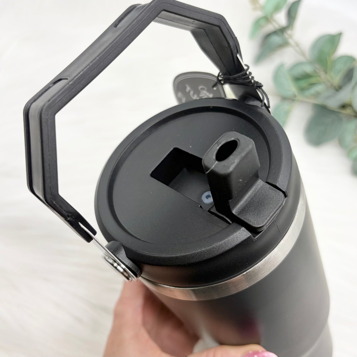 30oz Handled Flip Lid Tumbler