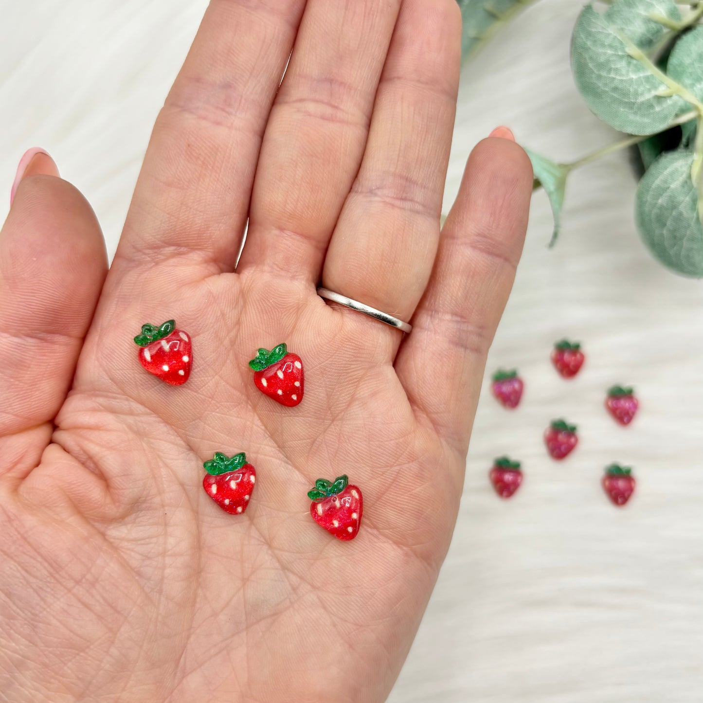 Mini Strawberries - Pack of 10 Cabochons